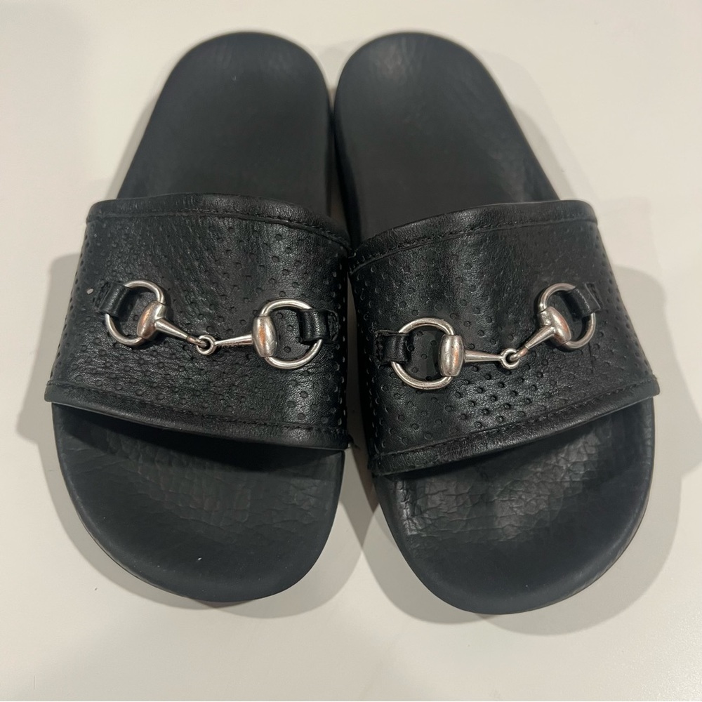 Gucci kids slides super cute
